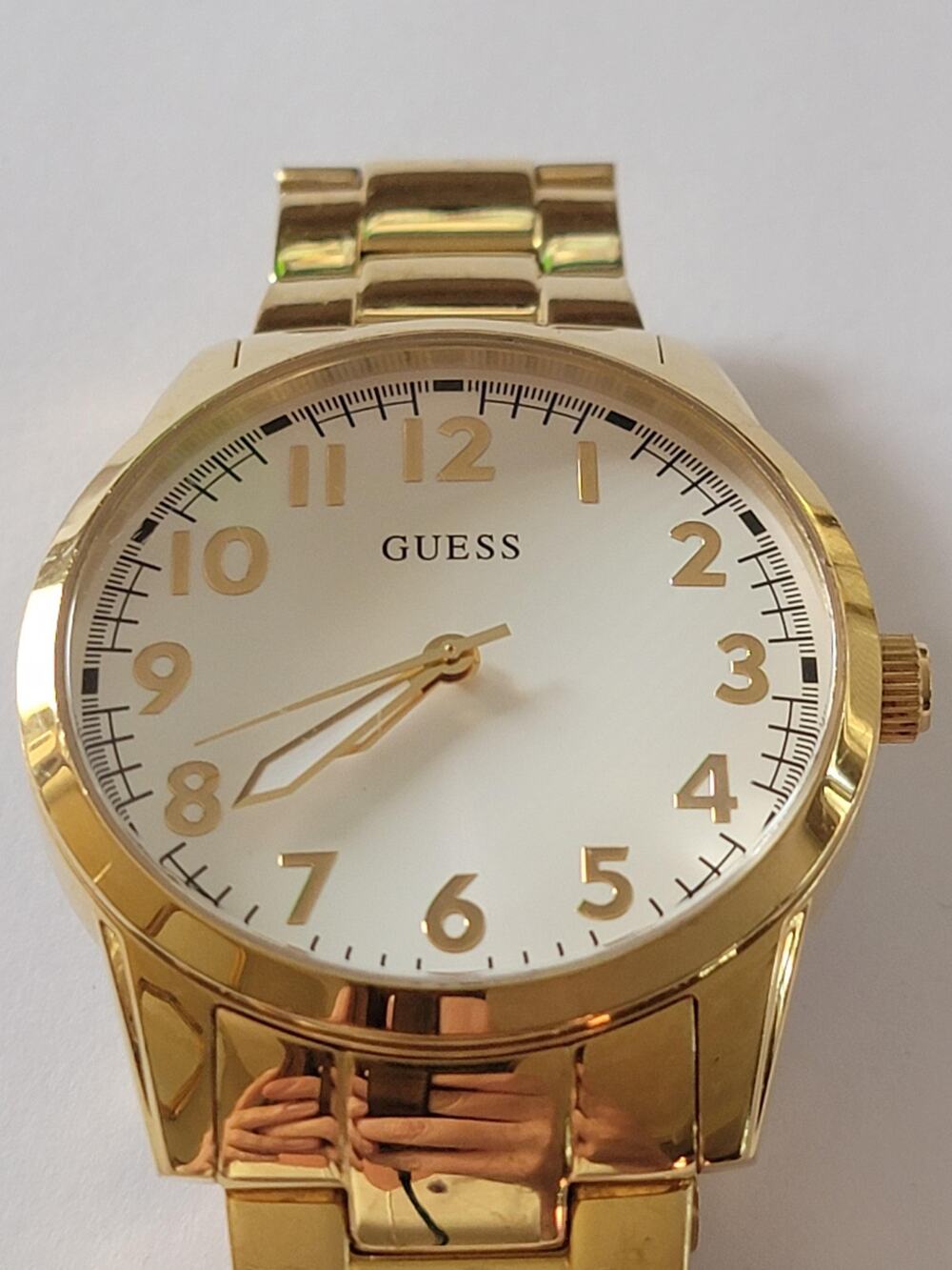 Guess Mens Watch White Dial Gold Tone Case Gold Stainless Bracelet Quartz
